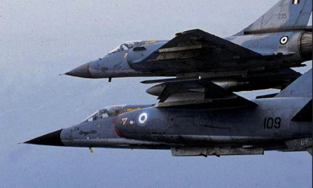 Ζεύγος Mirage 2000 πέταξαν πάνω από την Τήνο